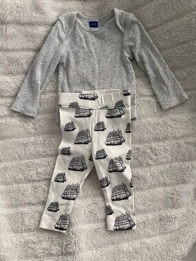 Kate Quinn Skinny Pants with Big Ships and Gray Onesie